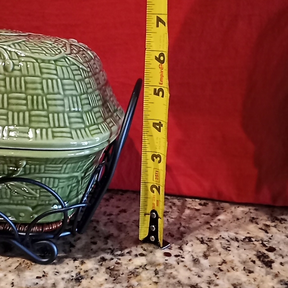 TEMP-TATIONS Presentable Ovenware Covered Green Casserole Dish. 4 Qt. by Tara. - Picture 13 of 16